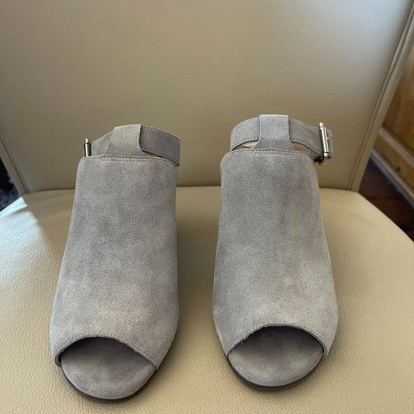 Vionic Kaia Peep Toe Light Gray Suede Ankle Strap - Picture 3 of 4